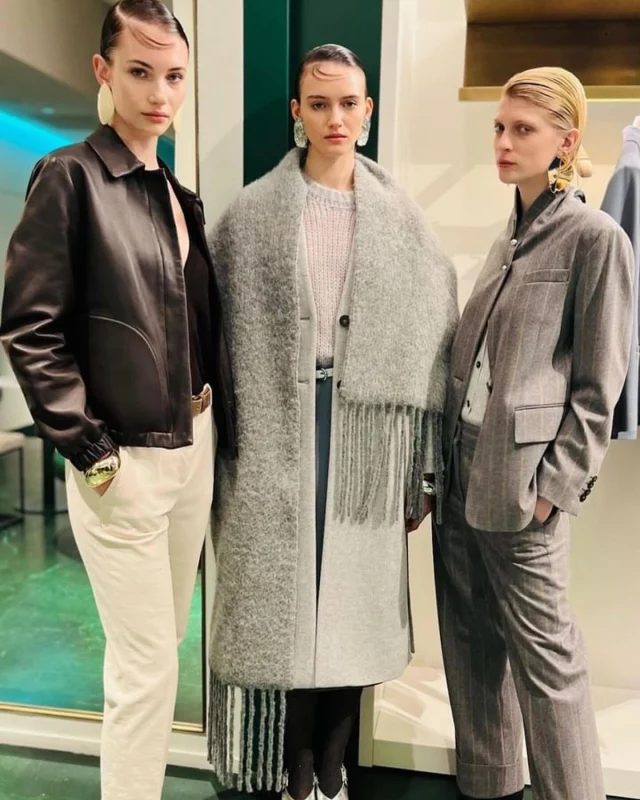 You might think I’m repeating myself… but there’s a reason why I share FW24 @slowearofficial collection again and again… 🥹❤️ #slowear #slowearvenezia #italianstyle #pr #jaymjay_pr @jaymjay_pr
@majagullstrand
